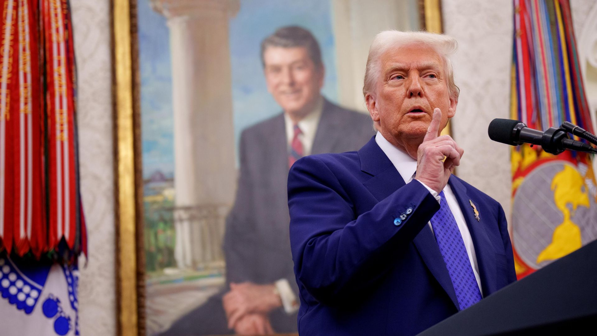 Президент США Дональд Трамп Президент США Дональд Трамп - РИА Новости, 1920, 13.02.2025