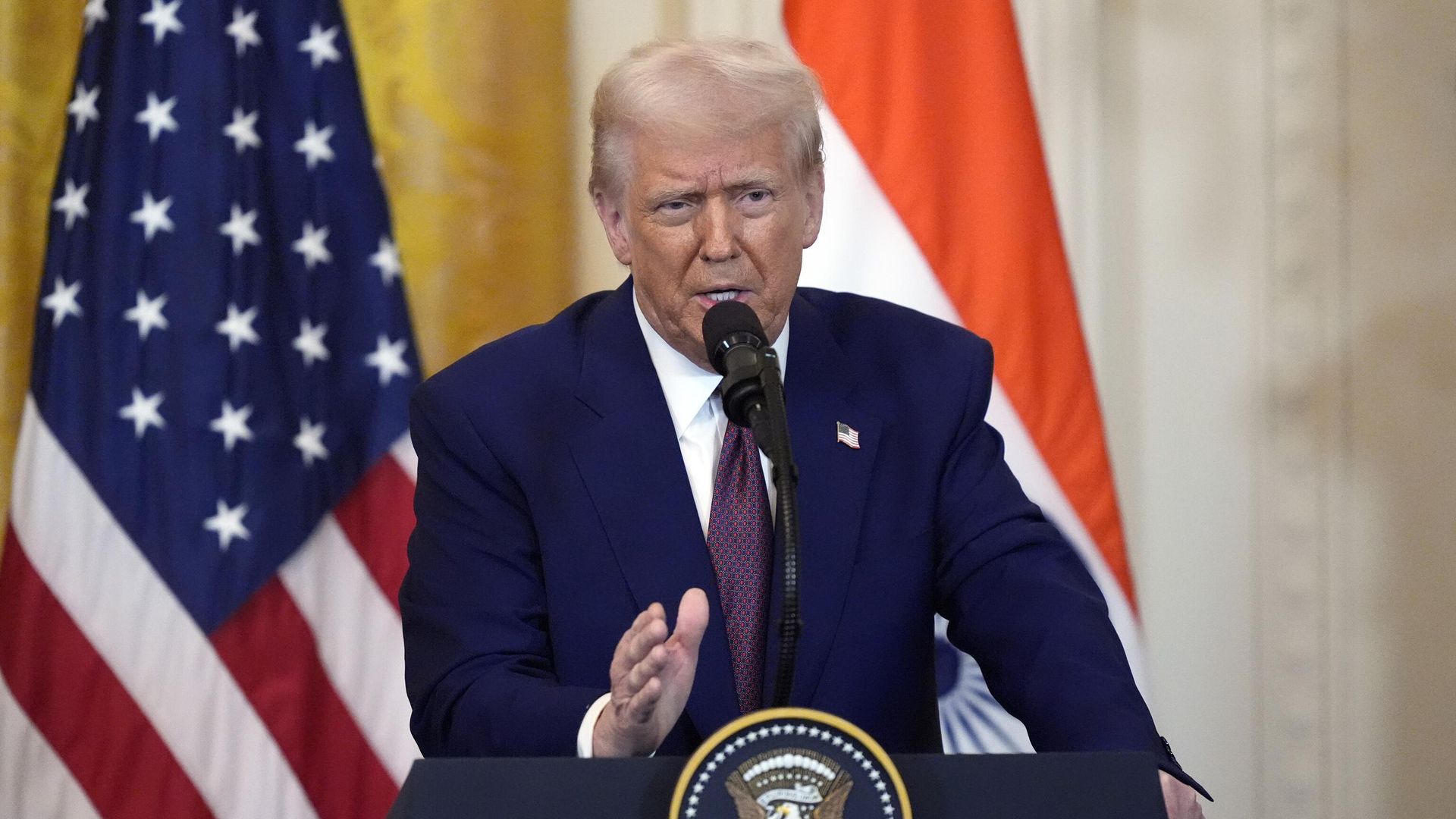 Президент США Дональд Трамп во время совместной пресс-конференции с премьер-министром Индии Нарендрой Моди Президент США Дональд Трамп во время совместной пресс-конференции с премьер-министром Индии Нарендрой Моди - РИА Новости, 1920, 14.02.2025