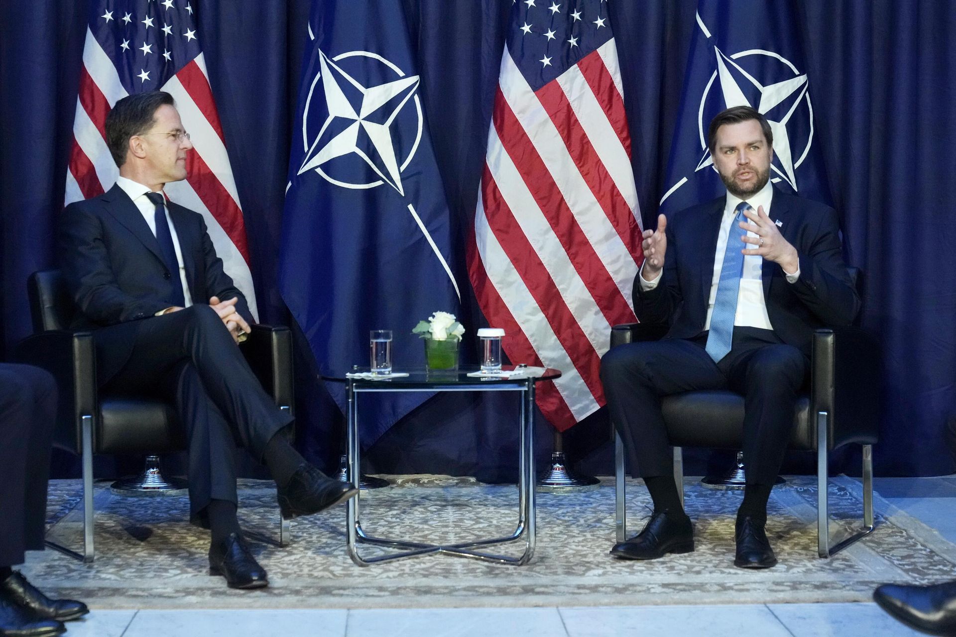 Генеральный секретарь НАТО Марк Рютте и вице-президент США Джей Ди Вэнс на Мюнхенской конференции по безопасности - РИА Новости, 1920, 28.04.2025