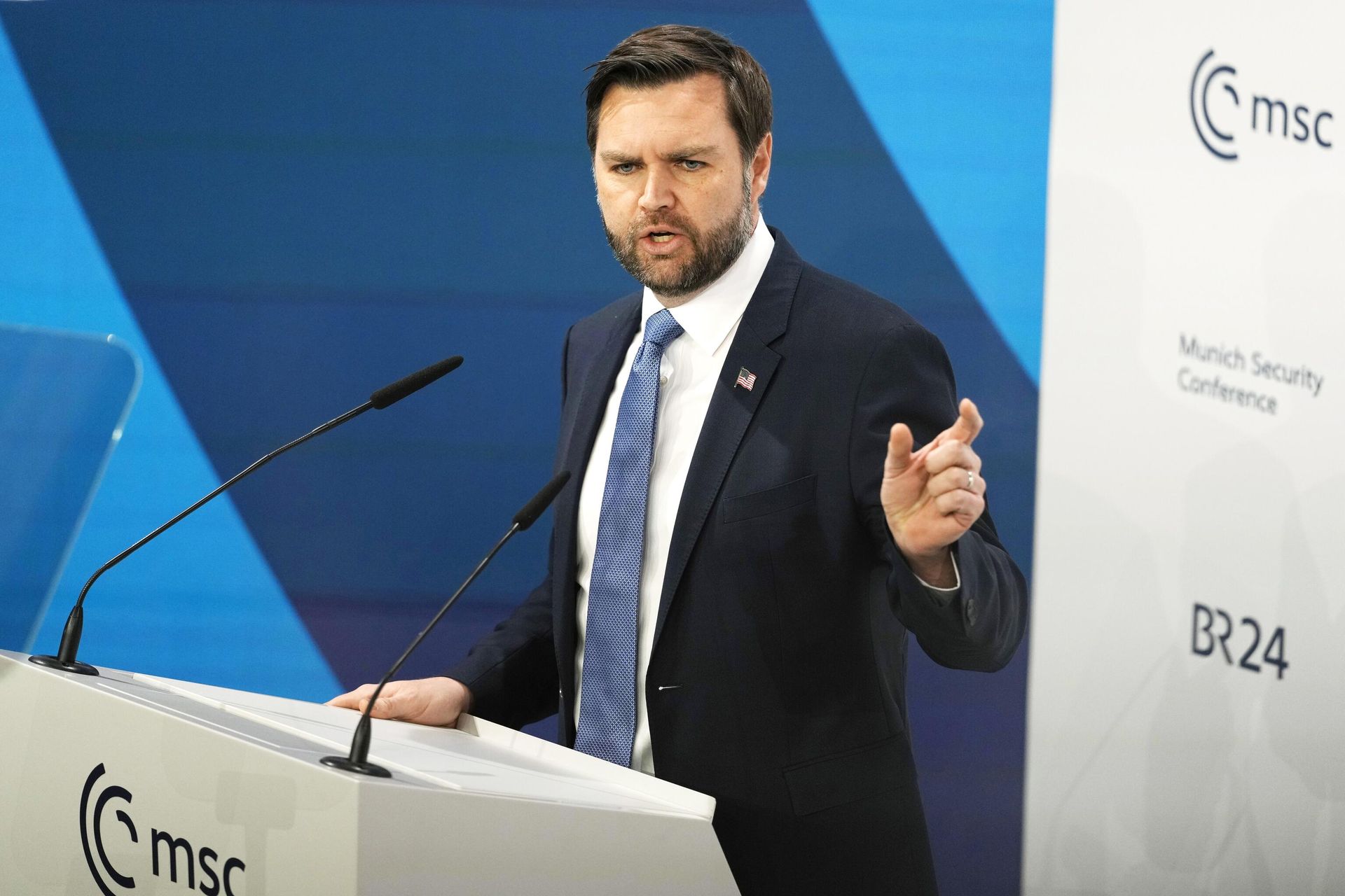 Вице-президент США Джей Ди Вэнс выступает на Мюнхенской конференции по безопасности - РИА Новости, 1920, 08.05.2026