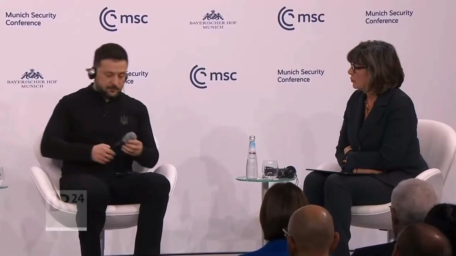 Зеленскому на Мюнхенской конференции не позволили говорить на украинском - РИА Новости, 1920, 15.02.2025