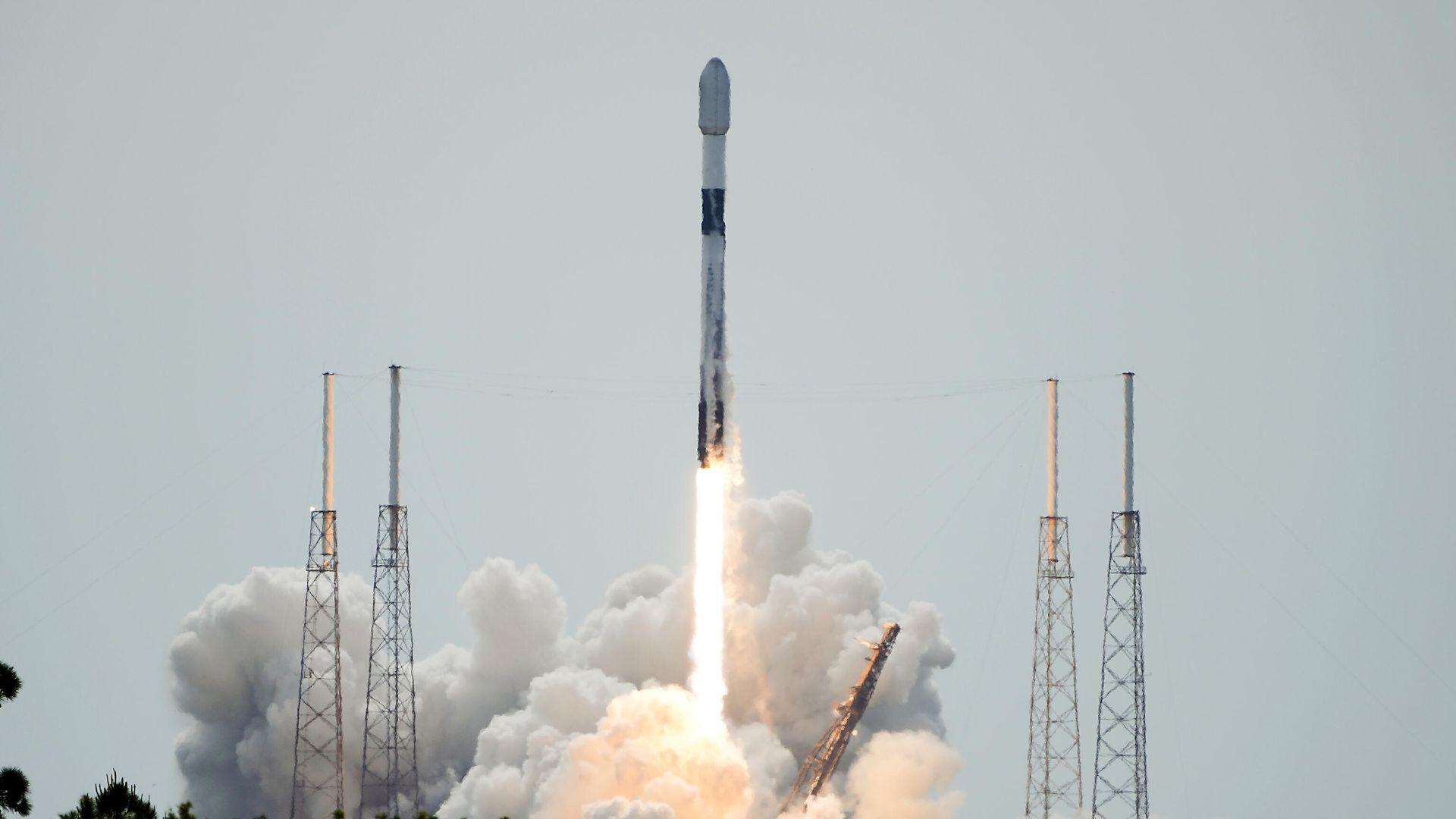 Ракета SpaceX Falcon 9 Ракета SpaceX Falcon 9 - РИА Новости, 1920, 02.11.2025