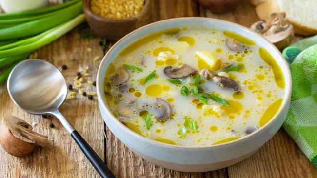 Сырный суп с шампиньонами Сырный суп с шампиньонами