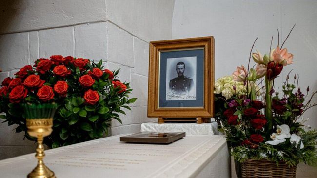 Могила великого князя Сергея Александровича Романова в храме-усыпальнице Новоспасского монастыря