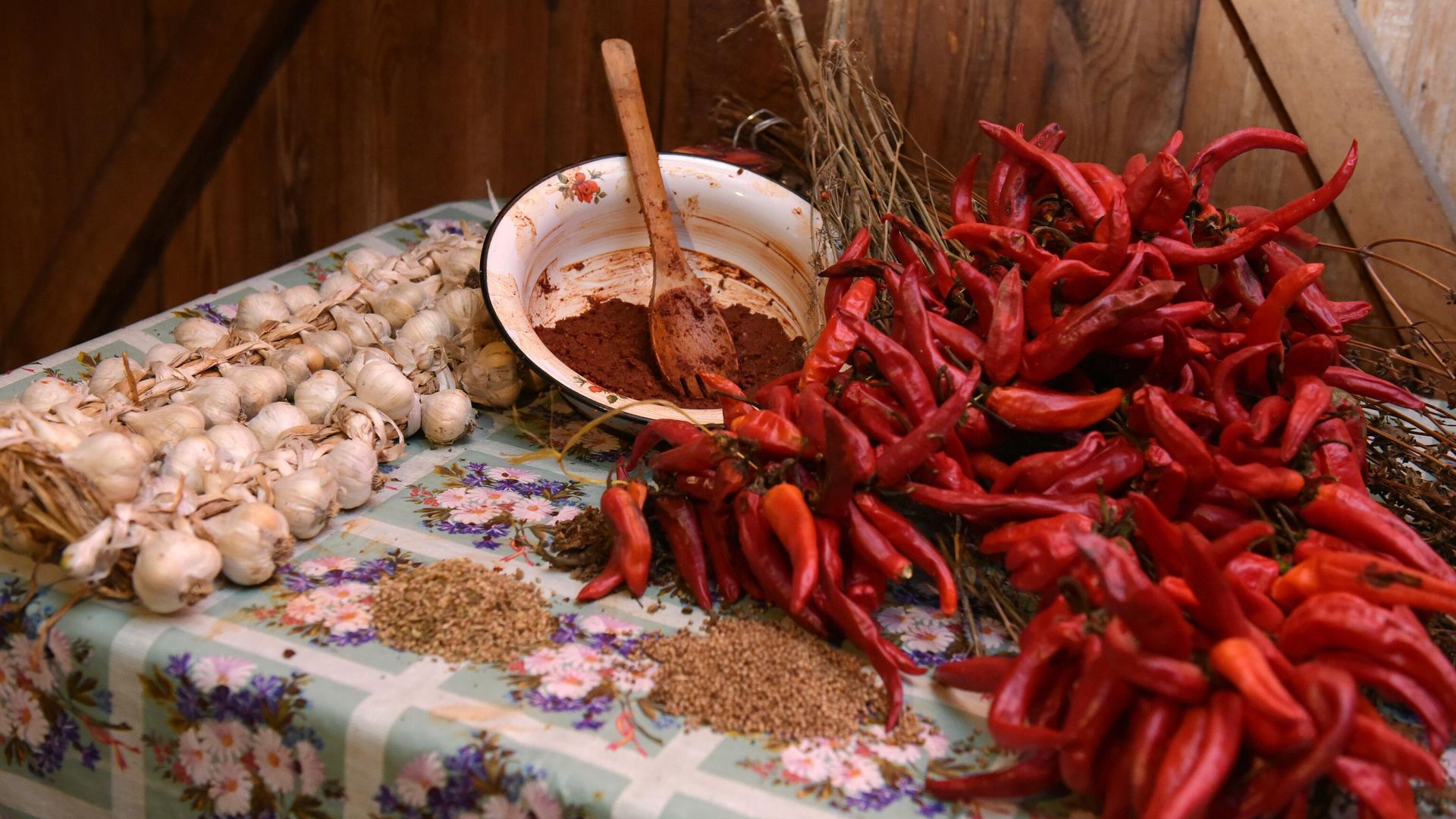 Продукты для производства аджики Продукты для производства аджики - РИА Новости, 1920, 10.03.2025