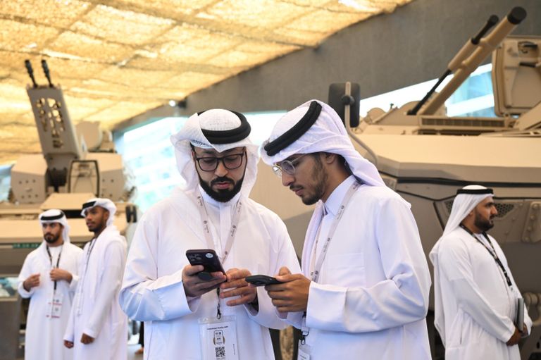 Посетители на выставке IDEX 2025 в Объединенных Арабских Эмиратах Посетители на выставке IDEX 2025 в Объединенных Арабских Эмиратах