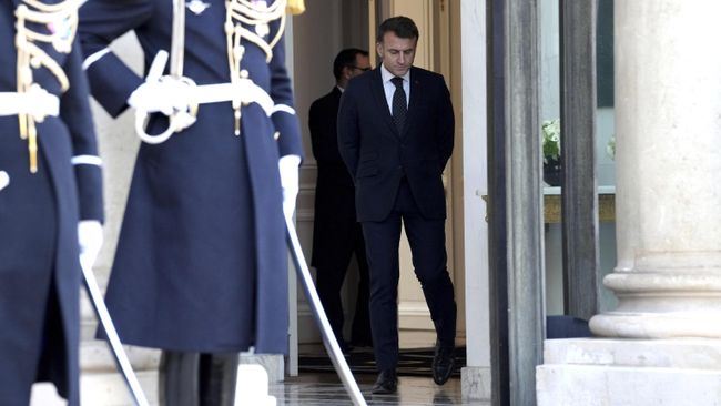 Президент Франции Эммануэль Макрон перед встречей глав европейских государств по Украине в Париже
