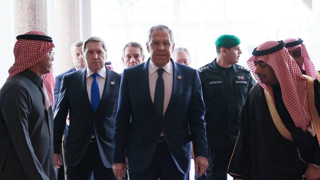 Российская делегация прибыла на место проведения встречи с американской делегацией в Эр-Рияде Российская делегация прибыла на место проведения встречи с американской делегацией в Эр-Рияде - РИА Новости, 1920, 19.02.2025