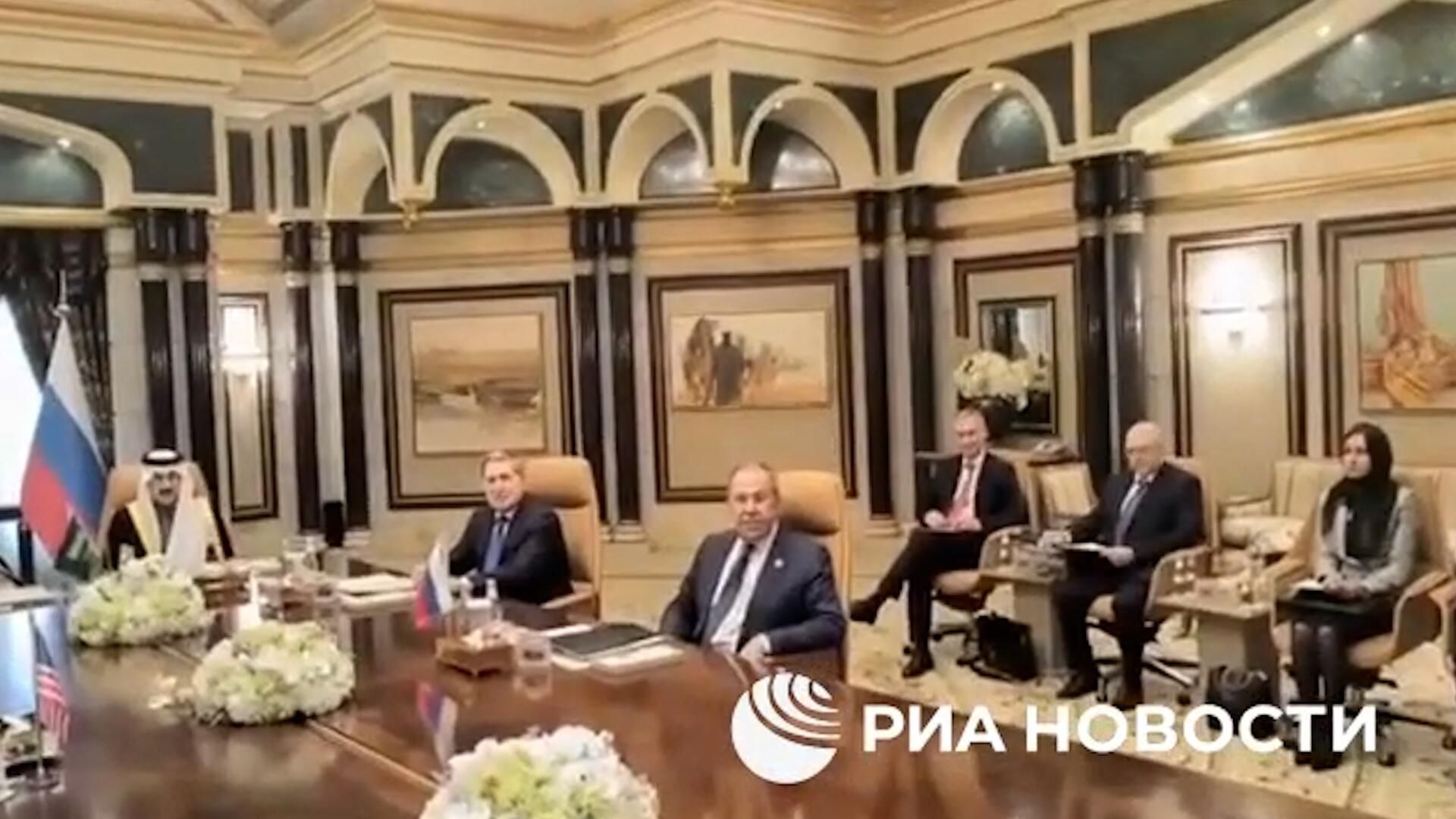 Российская делегация за столом переговоров Российская делегация за столом переговоров - РИА Новости, 1920, 18.02.2025