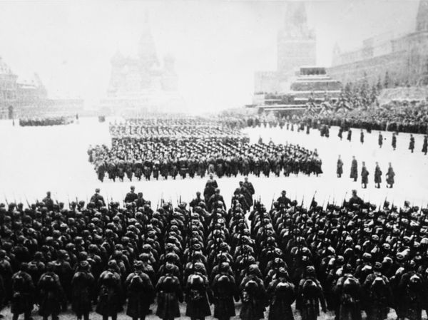 Военный парад на Красной площади в Москве 7 ноября 1941 года