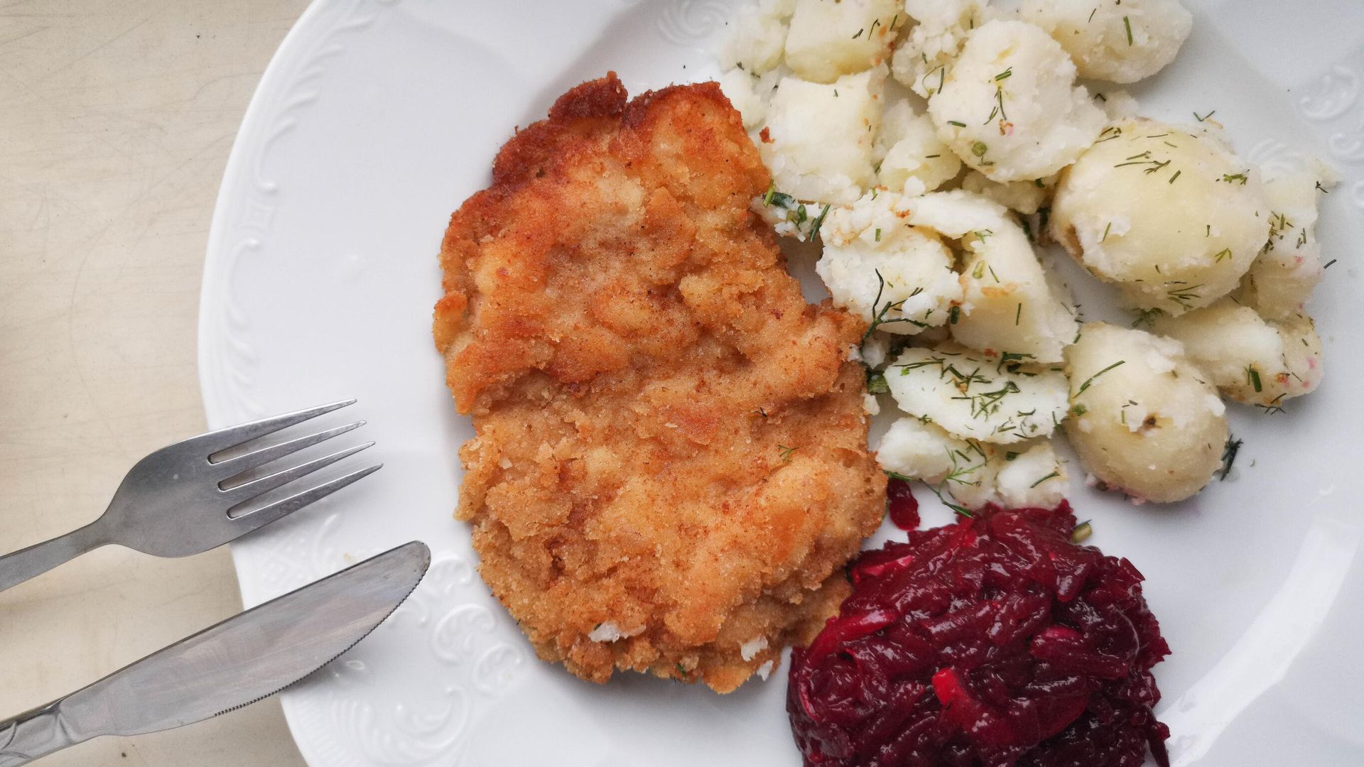 Свиная отбивная с свеклой и картошкой Свиная отбивная с свеклой и картошкой - РИА Новости, 1920, 28.08.2026