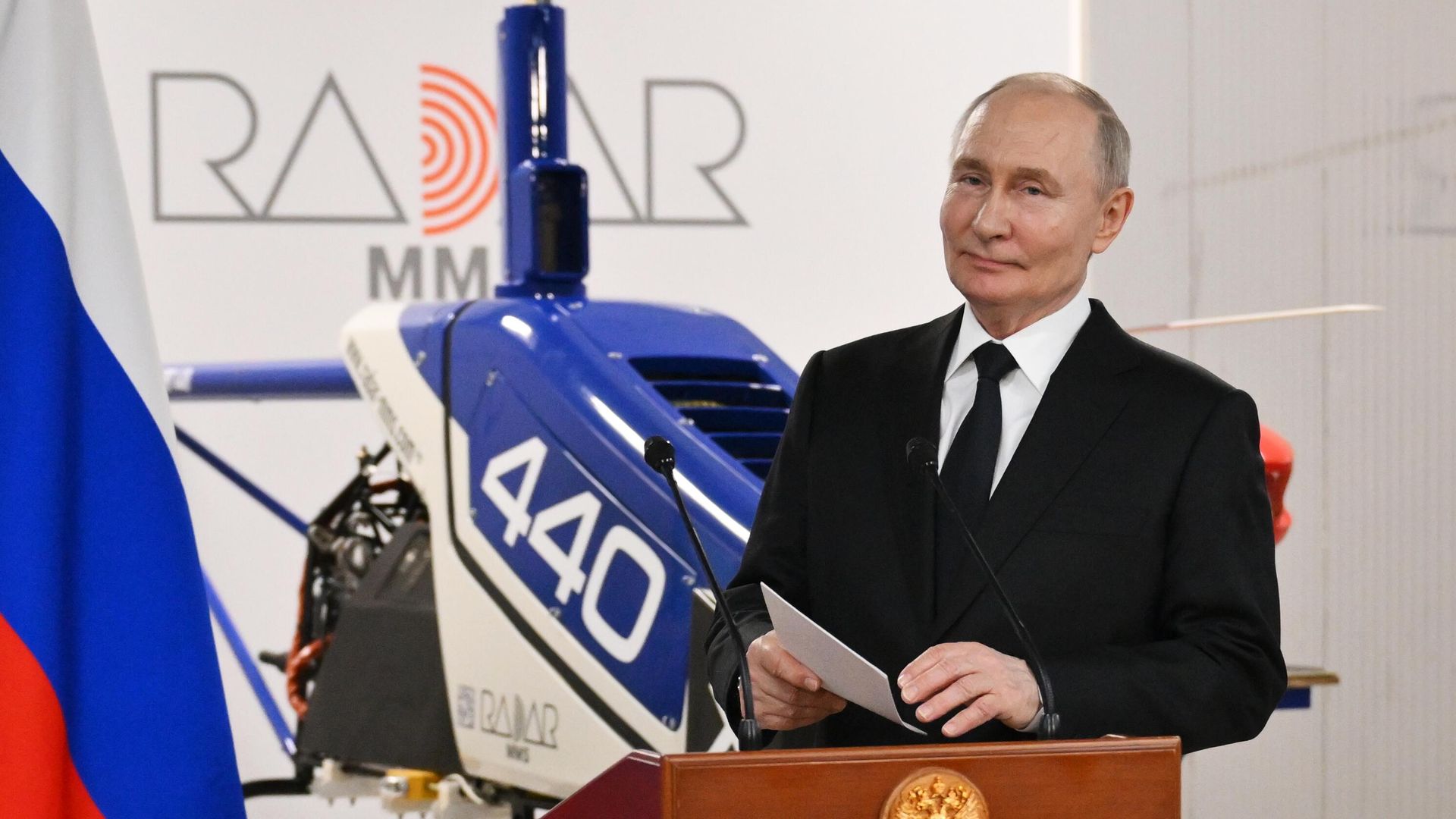 Президент РФ Владимир Путин посещает научно-производственное предприятие Радар ммс в Санкт-Петербурге Президент РФ Владимир Путин посещает научно-производственное предприятие Радар ммс в Санкт-Петербурге - РИА Новости, 1920, 19.02.2025