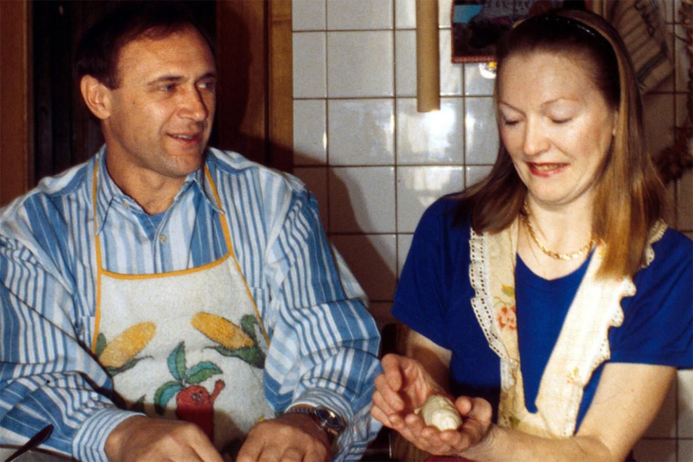 Олег Долматов с женой Натальей Олег Долматов с женой Натальей - РИА Новости, 1920, 19.02.2025