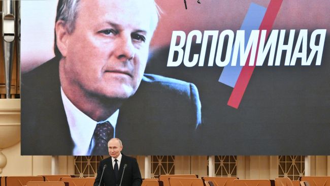 Президент России Владимир Путин выступает на концерте памяти первого мэра Санкт-Петербурга Анатолия Собчака Президент России Владимир Путин выступает на концерте памяти первого мэра Санкт-Петербурга Анатолия Собчака