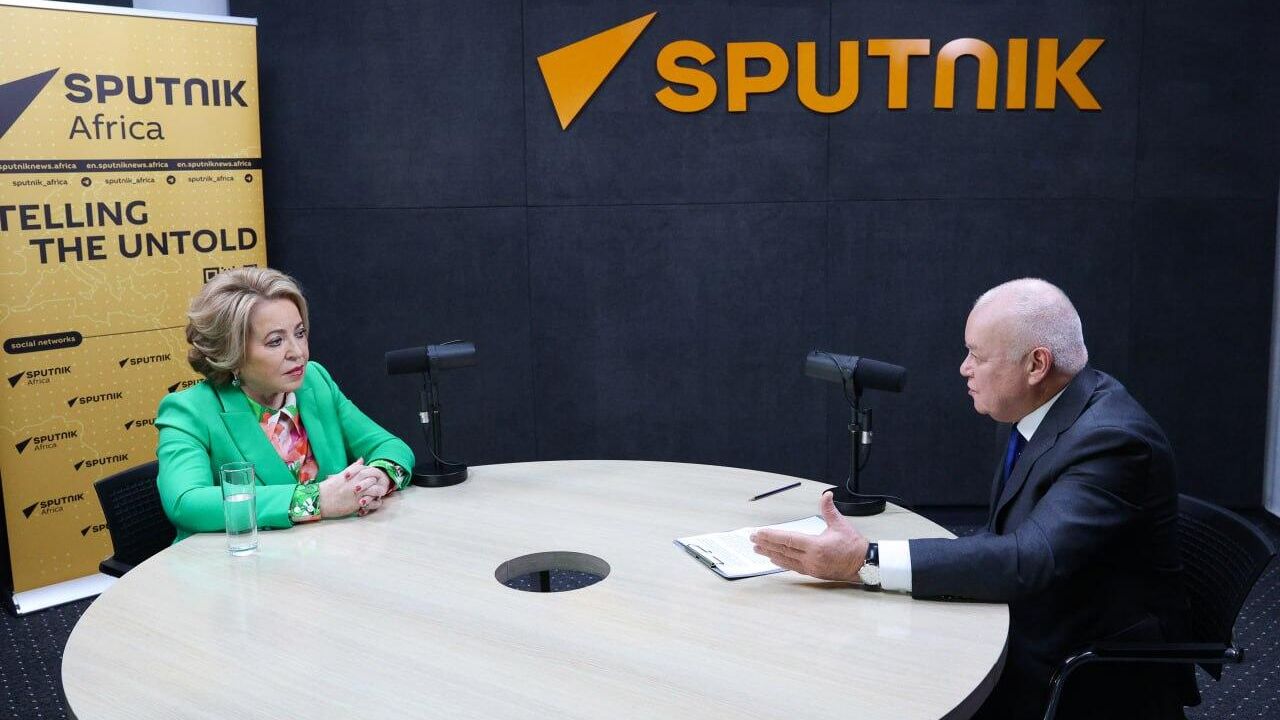 Спикер Совета Федерации Валентина Матвиенко и гендиректор медиагруппы Россия сегодня Дмитрий Киселев во время интервью. 19 февраля 2025 Спикер Совета Федерации Валентина Матвиенко и гендиректор медиагруппы Россия сегодня Дмитрий Киселев во время интервью. 19 февраля 2025 - РИА Новости, 1920, 19.02.2025
