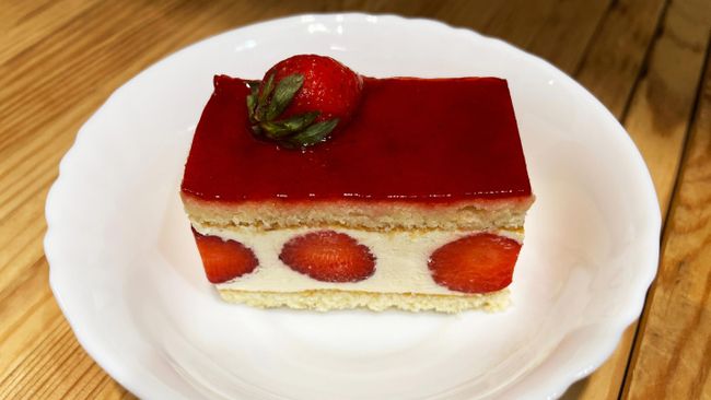 Торт с клубникой