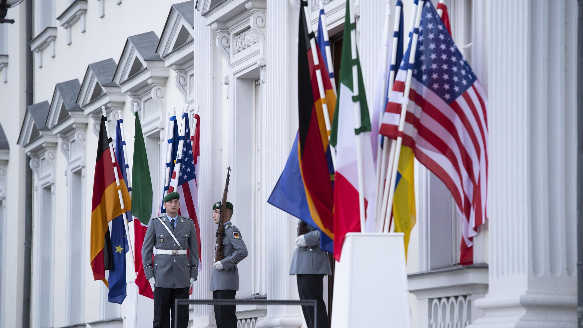 Флаги стран — участниц G7 Флаги стран — участниц G7 - РИА Новости, 1920, 20.02.2025