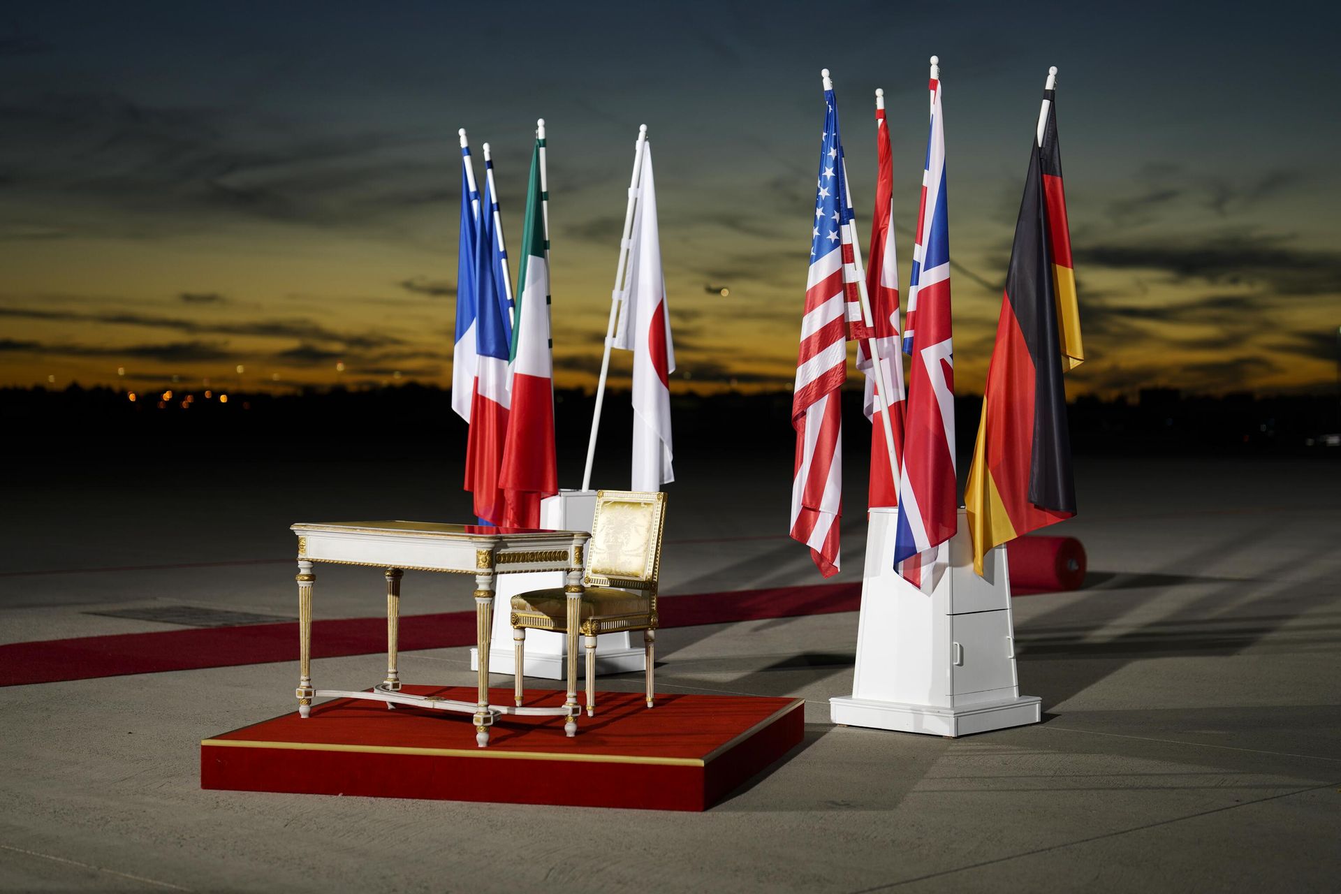 Флаги стран — участниц G7 Флаги стран — участниц G7 - РИА Новости, 1920, 14.11.2025