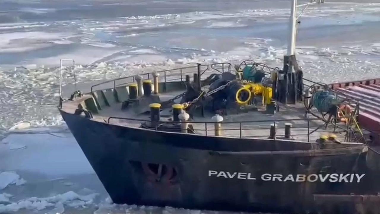 Судно Pavel Grabovski в Азовском море получило трещину правого борта Судно Pavel Grabovski в Азовском море получило трещину правого борта - РИА Новости, 1920, 20.02.2025