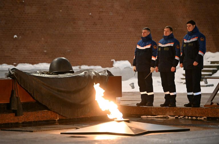Профилактика горелки Вечного огня у Могилы Неизвестного солдата Профилактика горелки Вечного огня у Могилы Неизвестного солдата