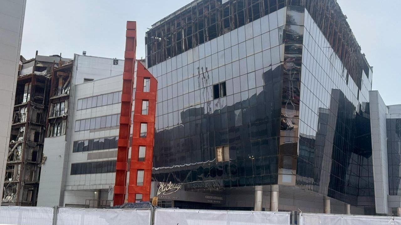 Мемориал в память о жертвах теракта начали возводить у Крокуса Мемориал в память о жертвах теракта начали возводить у Крокуса - РИА Новости, 1920, 02.08.2025