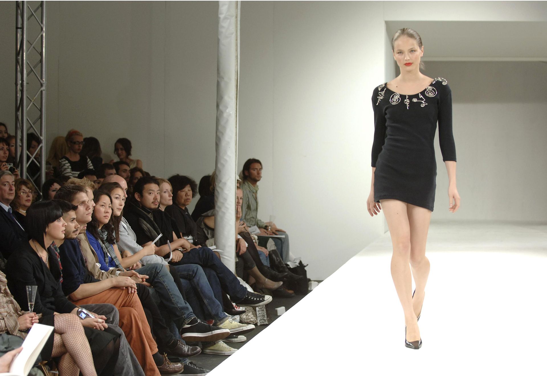 Модель Руслана Коршунова на показе Ann-Sofie Back Spring/Summer 2006 Модель Руслана Коршунова на показе Ann-Sofie Back Spring/Summer 2006 - РИА Новости, 1920, 21.02.2025
