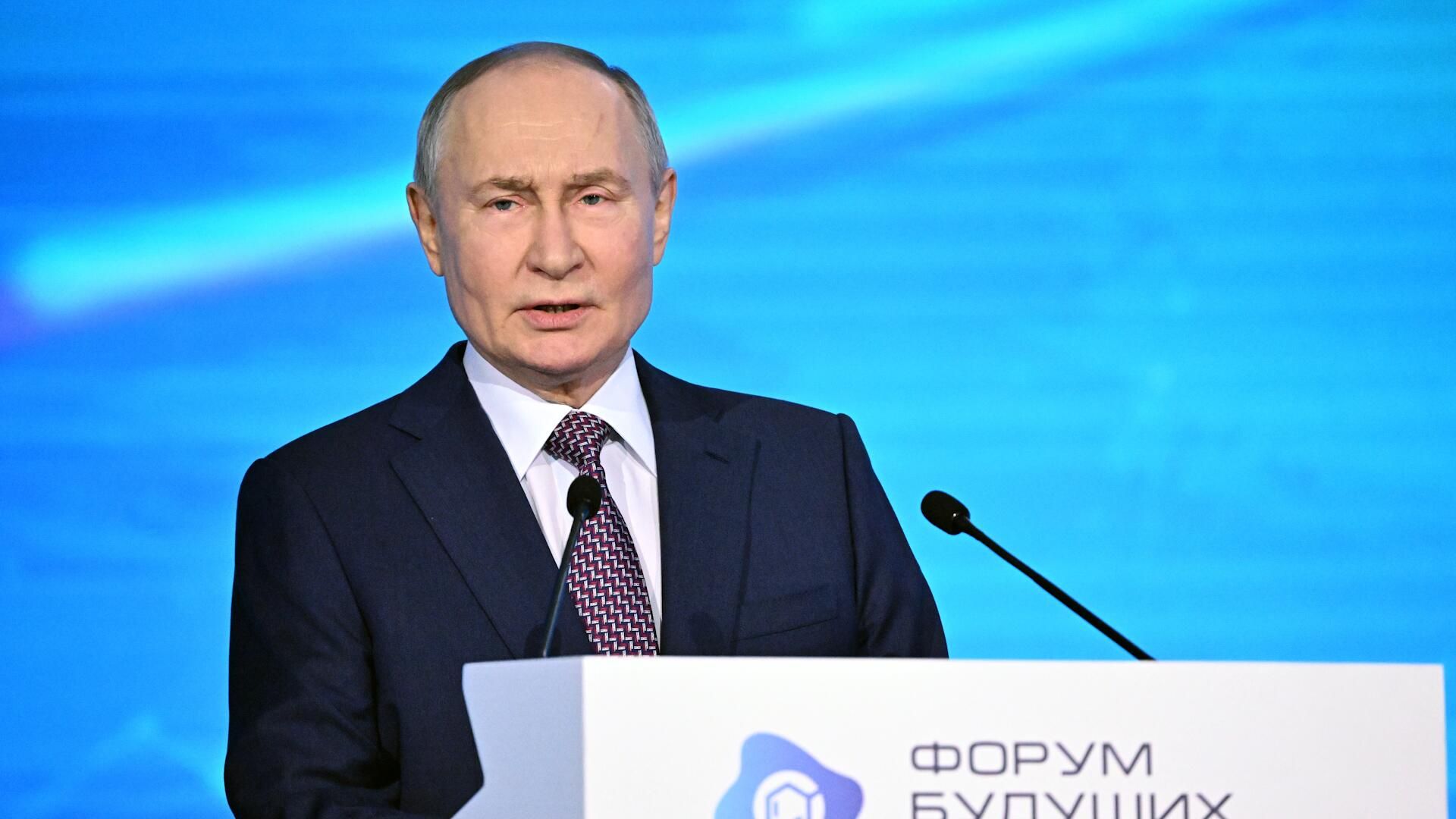 Путин: нужно нарастить финансирование науки до двух процентов ВВП Путин: нужно нарастить финансирование науки до двух процентов ВВП - РИА Новости, 1920, 21.02.2025