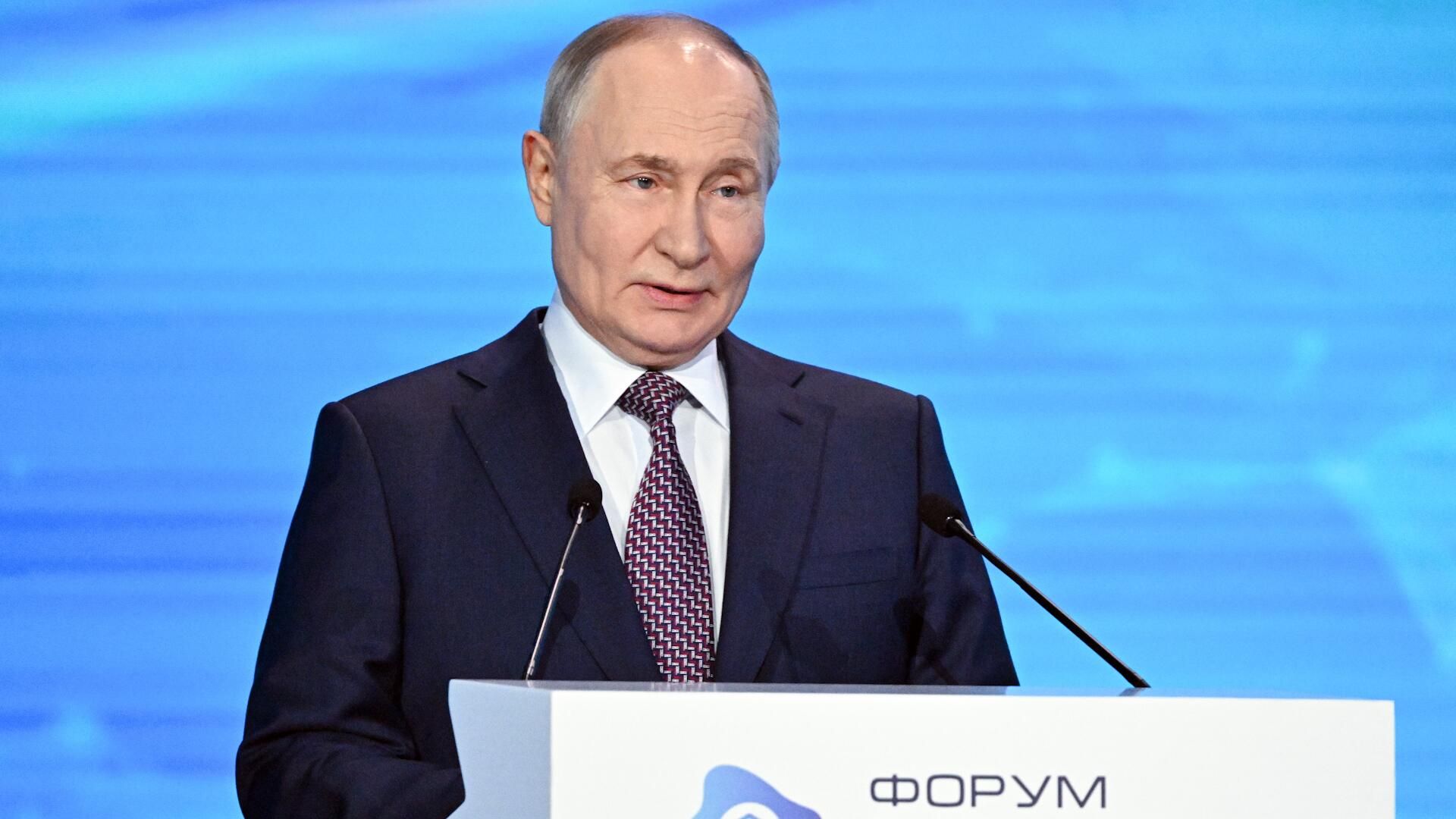 Путин: надо отрегулировать взаимодействие отечественных и зарубежных предприятий Путин: надо отрегулировать взаимодействие отечественных и зарубежных предприятий - РИА Новости, 1920, 21.02.2025