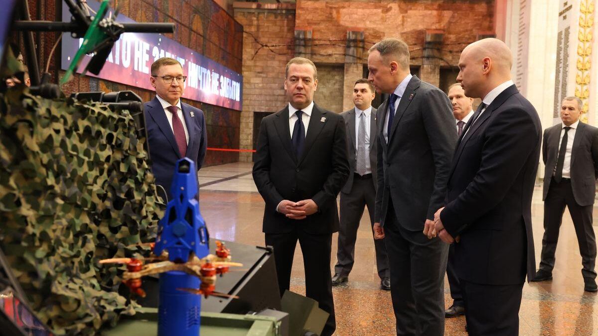 Председатель партии Единая РоссияДмитрий Медведев ознакомился с разработками Центра беспилотных систем и технологий на выставке в Музее Победы Председатель партии Единая РоссияДмитрий Медведев ознакомился с разработками Центра беспилотных систем и технологий на выставке в Музее Победы - РИА Новости, 1920, 21.02.2025