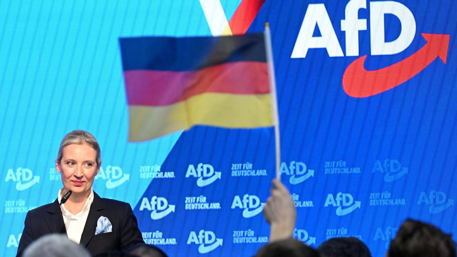 Кандидат на пост канцлера от партии Альтернатива для Германии Алиса Вайдель выступает перед сторонниками в штаб-квартире АдГ Кандидат на пост канцлера от партии Альтернатива для Германии Алиса Вайдель выступает перед сторонниками в штаб-квартире АдГ - РИА Новости, 1920, 24.02.2025
