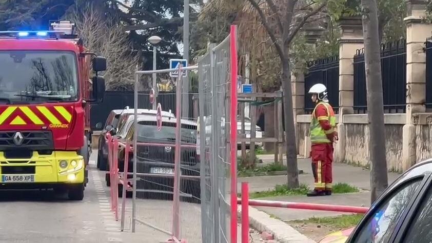 Экстренные службы у здания Генерального консульства России в Марселе - РИА Новости, 1920, 24.02.2025