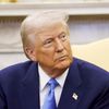 Президент США Дональд Трамп во время встречи с президентом Франции Эммануэлем Макроном Президент США Дональд Трамп во время встречи с президентом Франции Эммануэлем Макроном
