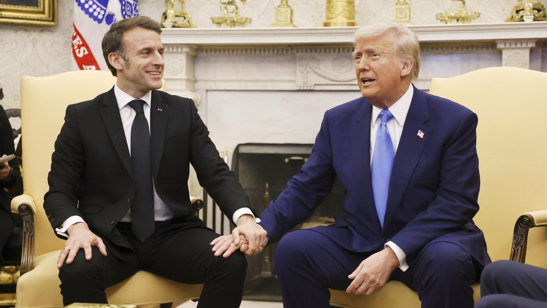 Президент США Дональд Трамп и президент Франции Эммануэль Макрон во время встречи в Вашингтоне. 24 февраля 2025 - РИА Новости, 1920, 25.02.2025