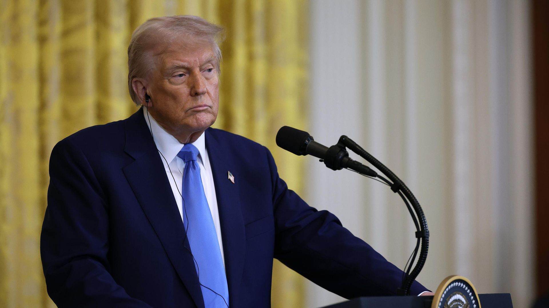 Президент США Дональд Трамп во время пресс-конференции с президентом Франции Эммануэлем Макроном. 24 февраля 2025 Президент США Дональд Трамп во время пресс-конференции с президентом Франции Эммануэлем Макроном. 24 февраля 2025 - РИА Новости, 1920, 24.02.2025