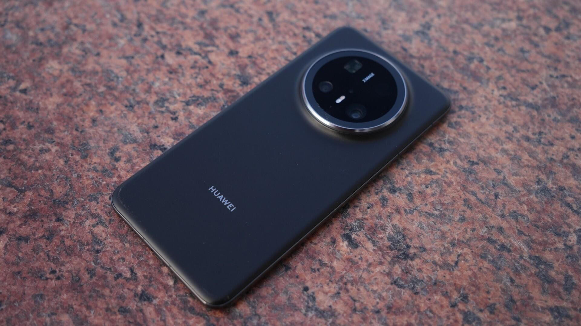 Смартфон HUAWEI Mate 70 Pro - РИА Новости, 1920, 26.02.2025