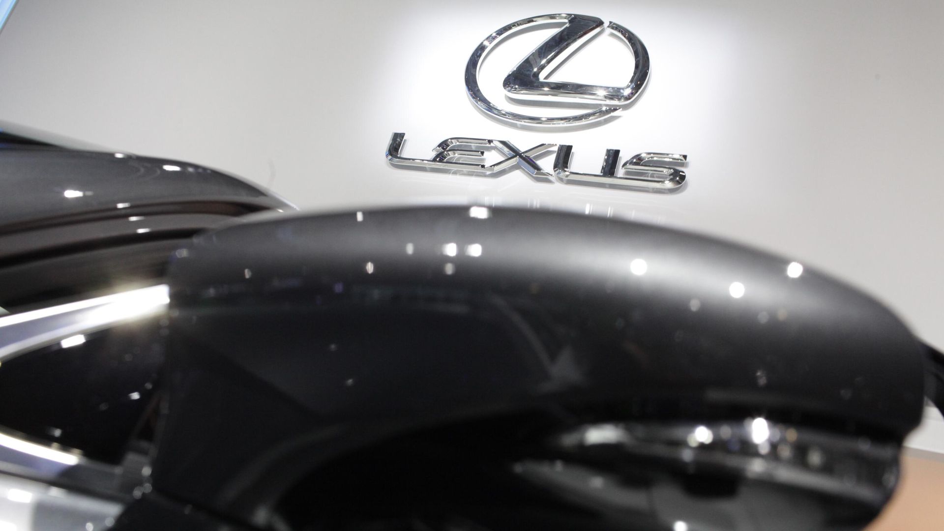 Знак Lexus - РИА Новости, 1920, 13.01.2026