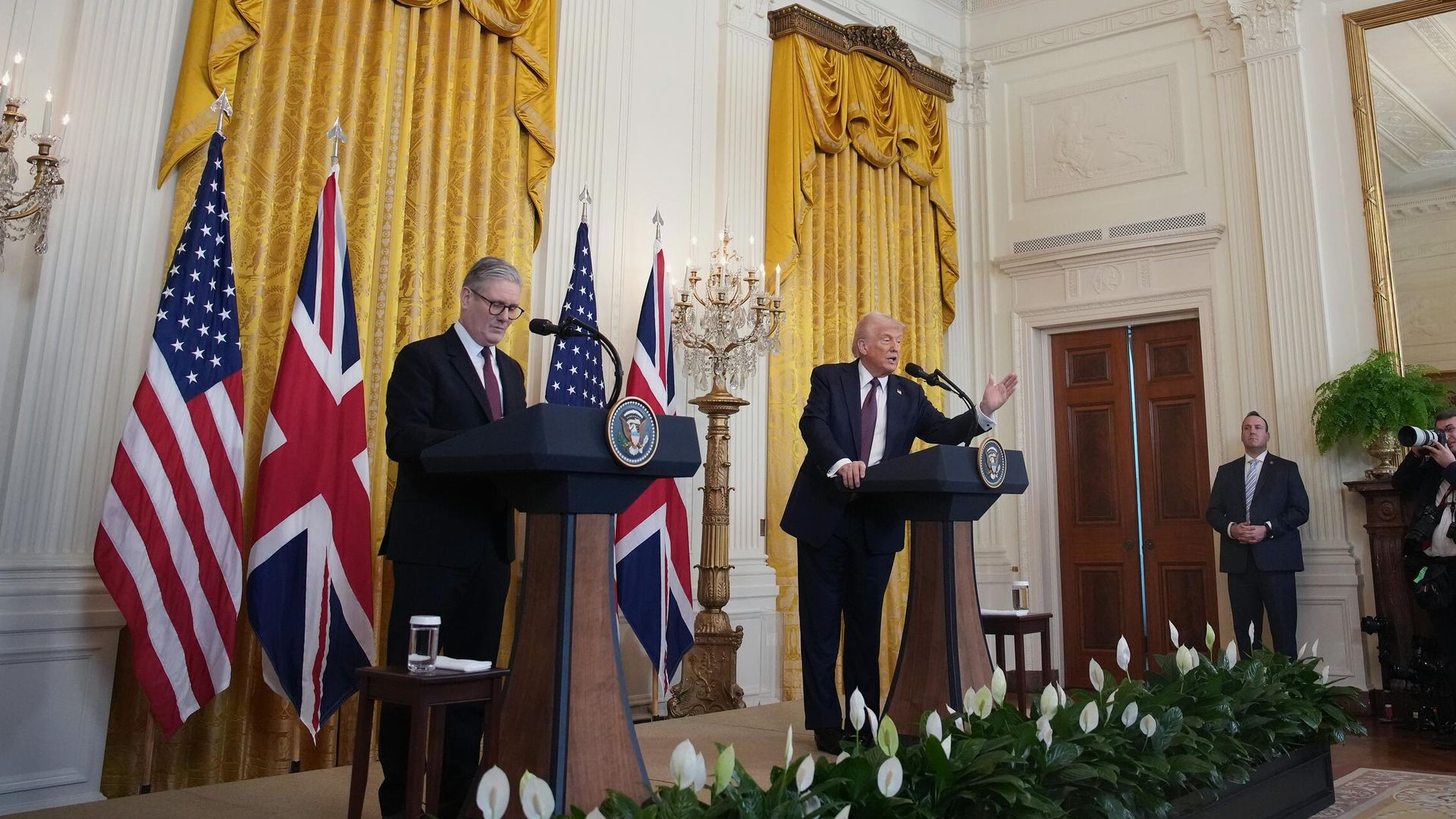 Президент США Дональд Трамп на встрече с премьером Великобритании Киром Стармером в Белом доме Президент США Дональд Трамп на встрече с премьером Великобритании Киром Стармером в Белом доме - РИА Новости, 1920, 27.02.2025