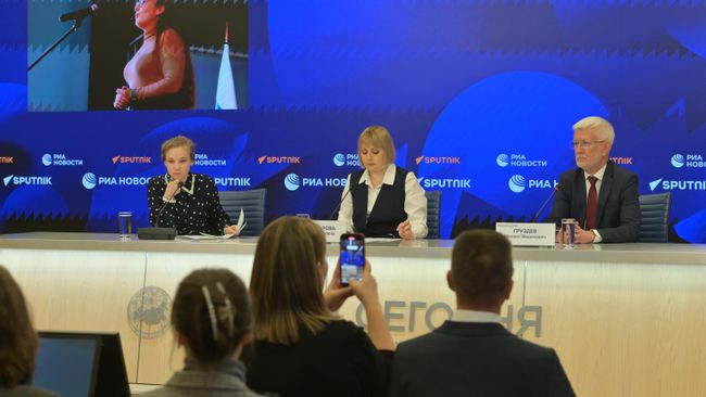 Пресс-конференция, посвященная Всероссийской молодежной акции Наши семейные книги памяти Пресс-конференция, посвященная Всероссийской молодежной акции Наши семейные книги памяти