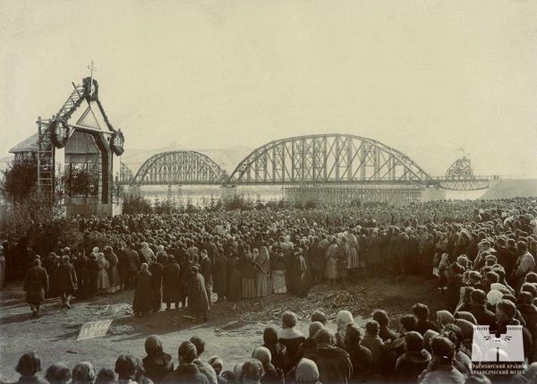 Праздник по случаю открытия моста. Праздник по случаю открытия моста.