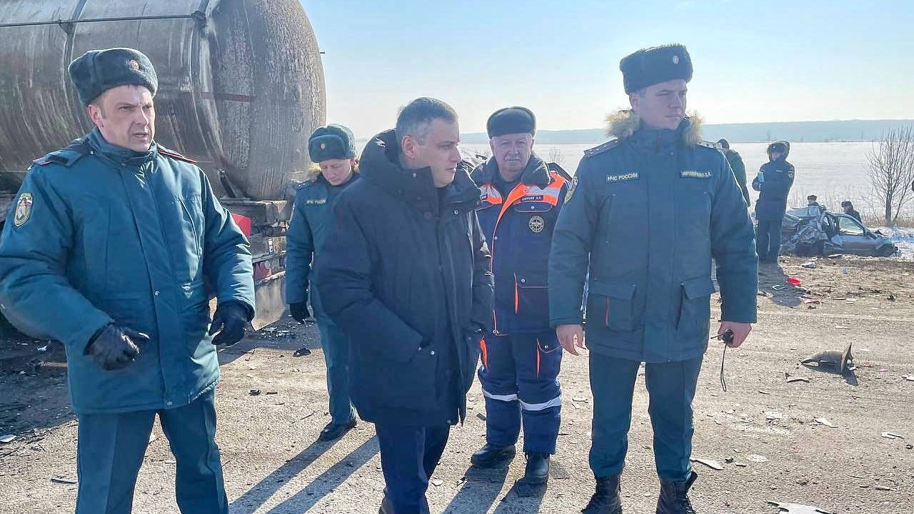 Врио губернатора Курской области Александр Хинштейн на месте массового ДТП в Курске Врио губернатора Курской области Александр Хинштейн на месте массового ДТП в Курске - РИА Новости, 1920, 28.02.2025