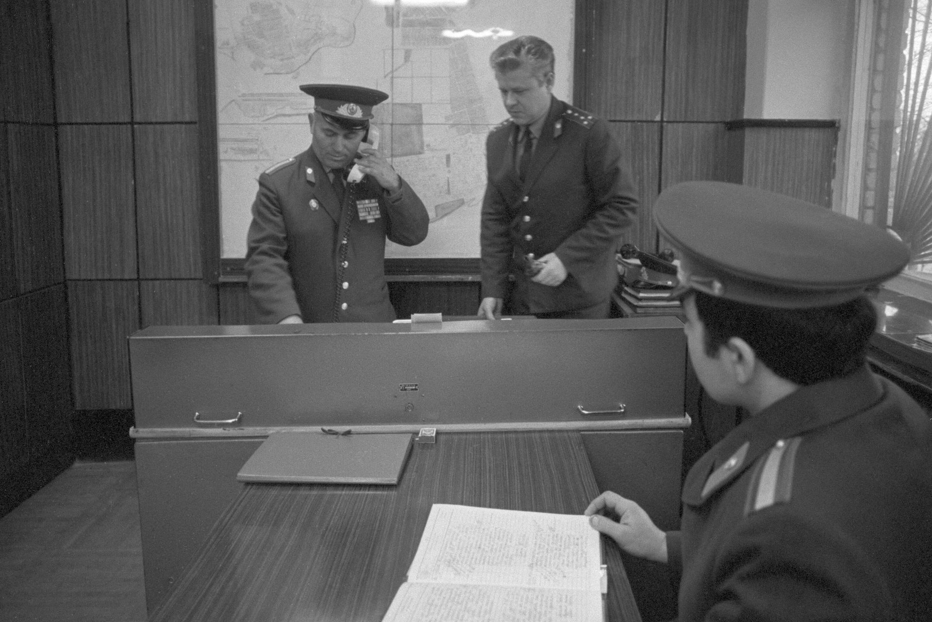 В отделении милиции В отделении милиции - РИА Новости, 1920, 29.05.2025