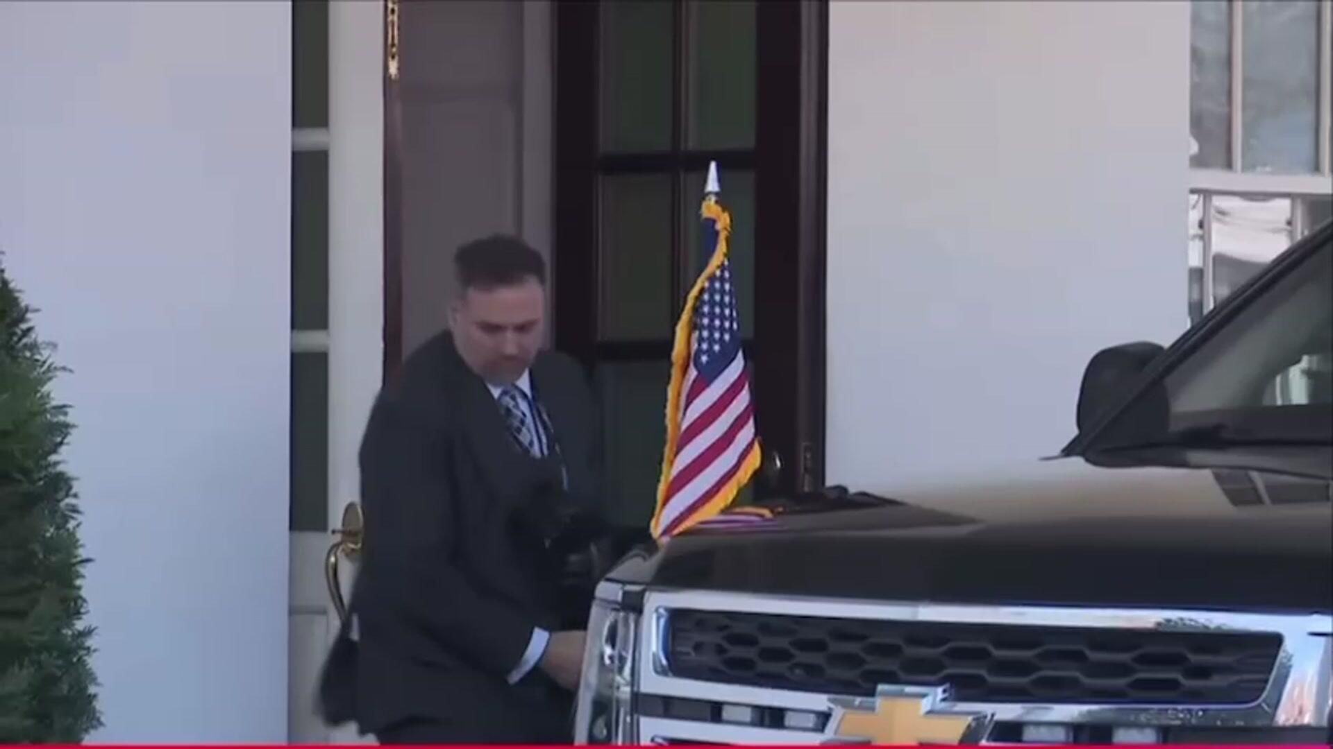 Зеленский покидает Белый дом после разговора с Трампом Зеленский покидает Белый дом после разговора с Трампом - РИА Новости, 1920, 28.02.2025