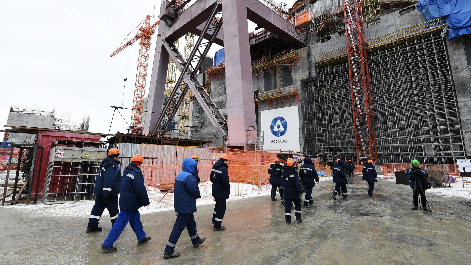 Рабочие у строящегося реакторного энергоблока Курской АЭС-2 в селе Макаровка в Курчатовском районе Курской области - РИА Новости, 1920, 04.03.2025