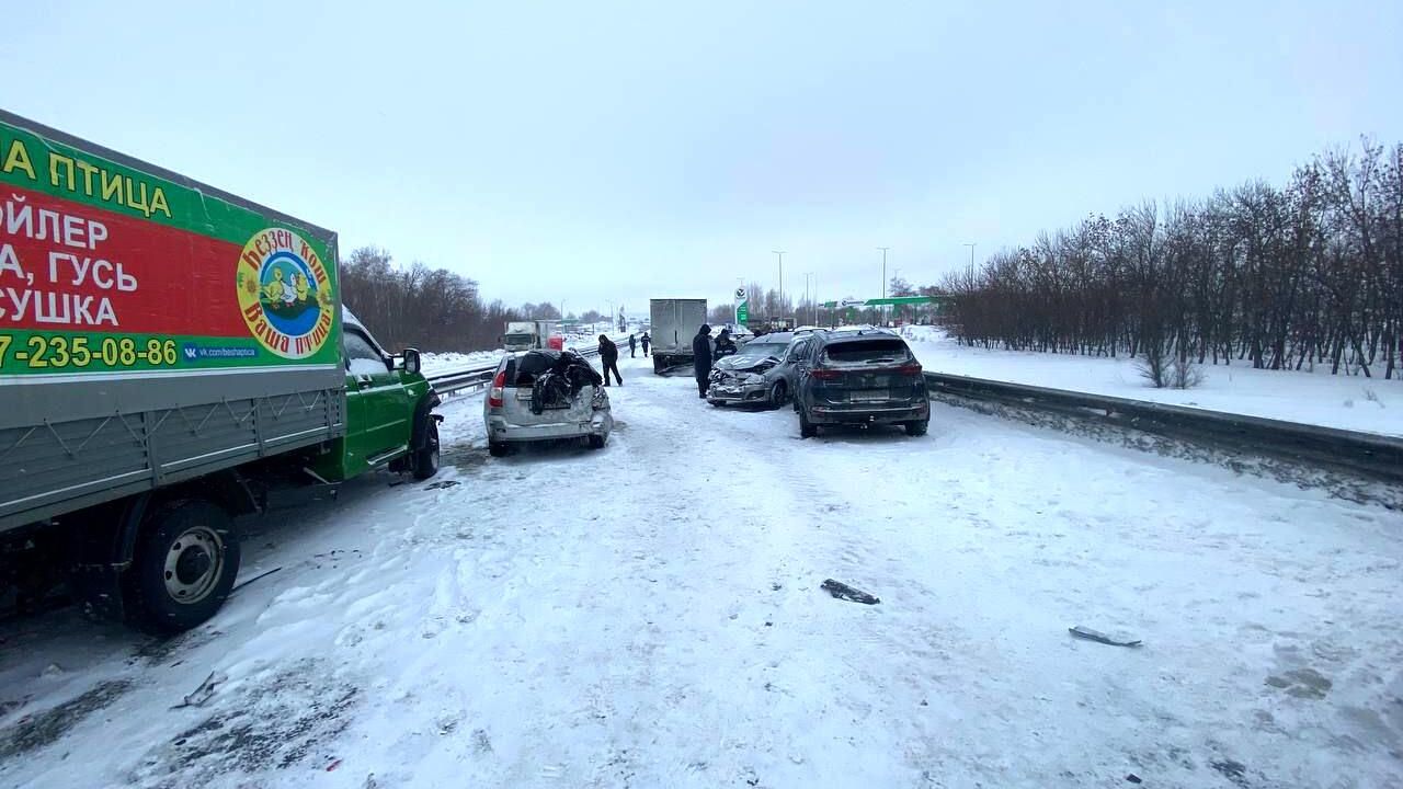 ДТП на трассе М-5 в Оренбуржье ДТП на трассе М-5 в Оренбуржье - РИА Новости, 1920, 05.03.2025