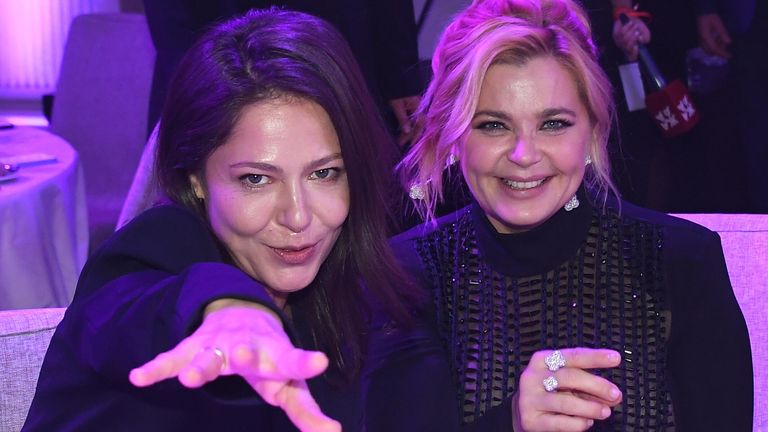 Актрисы Елена Лядова и Ирина Пегова на церемонии вручения ежегодной премии OK! Awards Больше чем звезды в Four Seasons Hotel Moscow