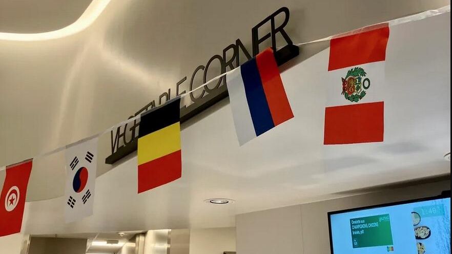 Флаг России в столовой Европейского совета Флаг России в столовой Европейского совета - РИА Новости, 1920, 06.03.2025