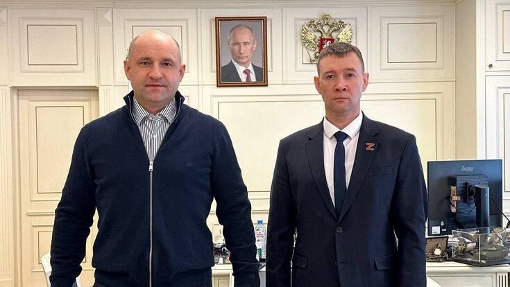 Полпред президента РФ в Уральском федеральном округе Артем Жога и участник программы Время героев Александр Загайнов Полпред президента РФ в Уральском федеральном округе Артем Жога и участник программы Время героев Александр Загайнов - РИА Новости, 1920, 07.03.2025
