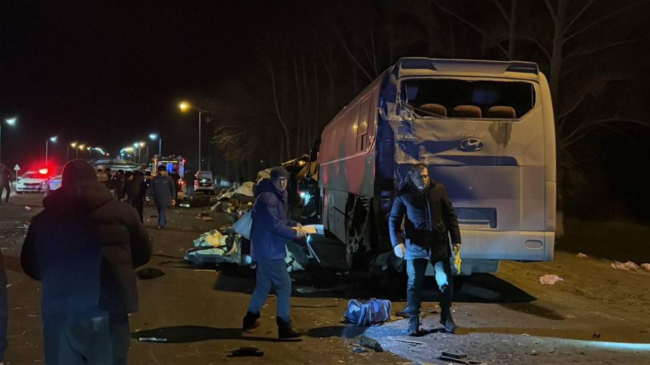 Последствия аварии с участие двух автобусов в Новооскольском округе Белгородской области Последствия аварии с участие двух автобусов в Новооскольском округе Белгородской области - РИА Новости, 1920, 06.03.2025