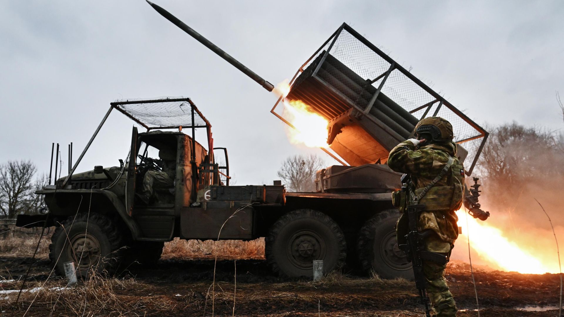 Боевая работа артрасчета РСЗО Град на Курском направлении СВО Боевая работа артрасчета РСЗО Град на Курском направлении СВО - РИА Новости, 1920, 10.03.2025