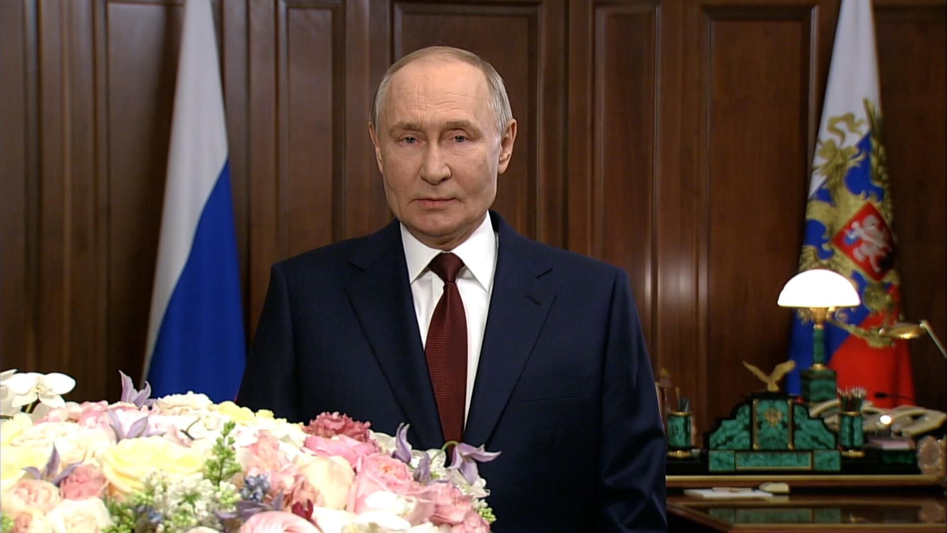 Вы вдохновляете на прекрасные поступки. Путин поздравил женщин с 8 Марта - РИА Новости, 1920, 08.03.2025